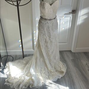 Val Stefani Couture by Moonlight Bridal Lace Wedding Dress in Cream Ivory Sz 8